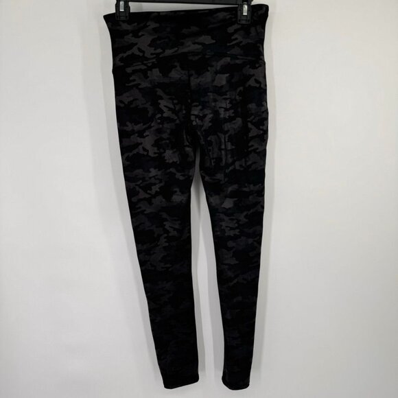 Spanx High-Waisted Camouflage faux leather Leggings pants sz large new $110 - Picture 13 of 15